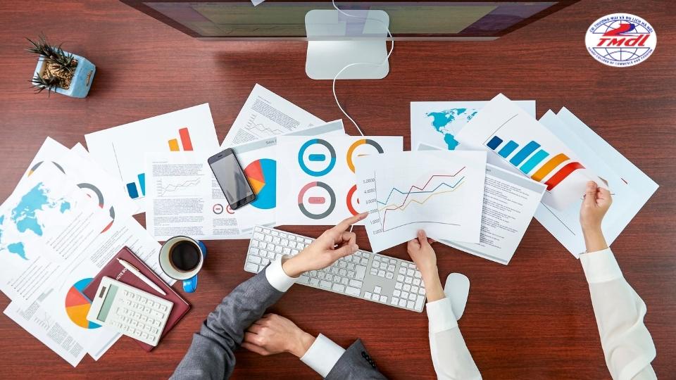 Làm gì để học quản trị kinh doanh dễ xin việc hơn?