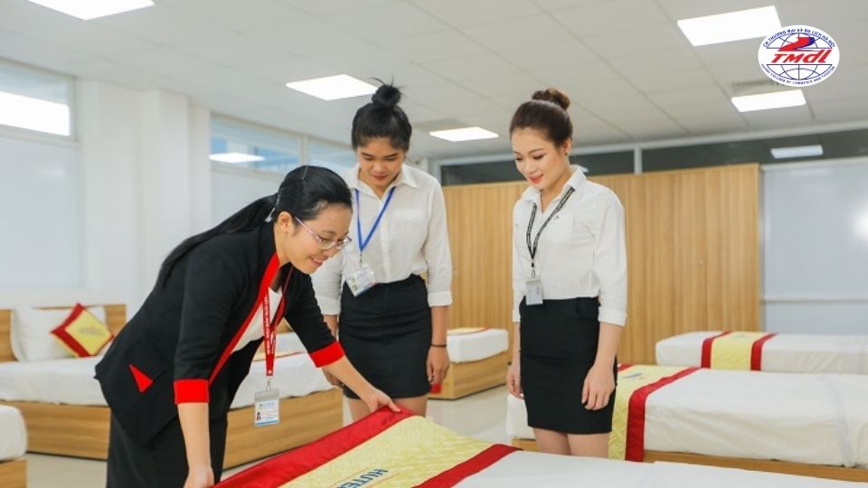 Ngành quản trị khách sạn đào tạo những môn gì?