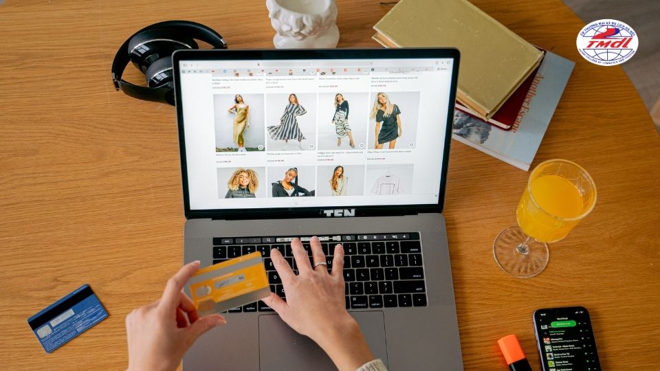 Có nên học thương mại điện tử không?